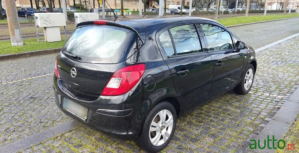 2012' Opel Corsa photo #2
