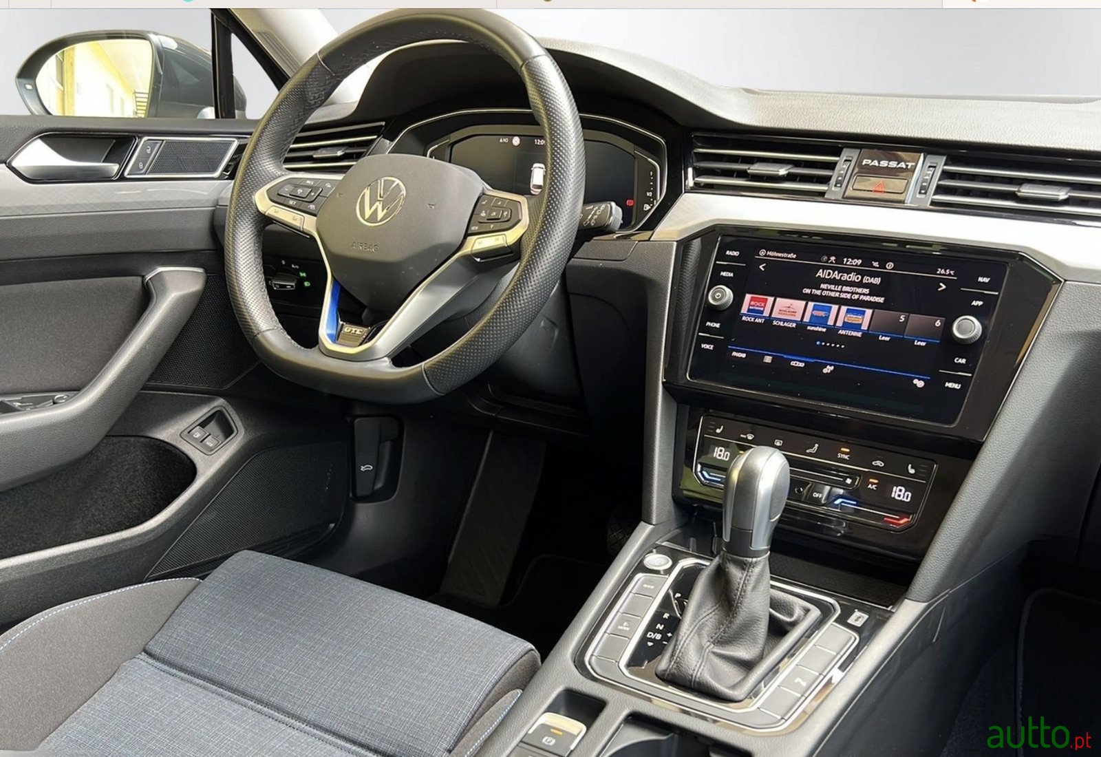 2021' Volkswagen Passat Variant photo #6