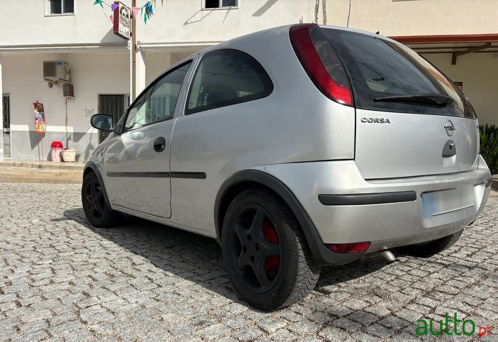 2005' Opel Corsa photo #2