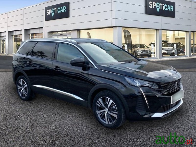 2024' Peugeot 5008 photo #3