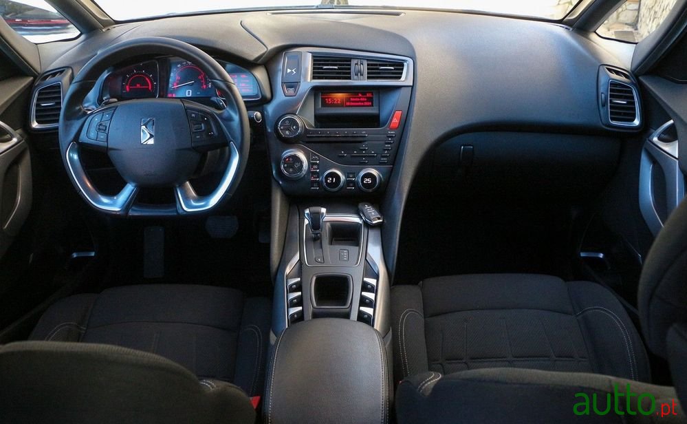 2014' DS Automobiles Ds5 photo #4