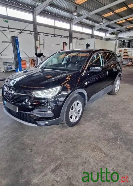 2020' Opel Grandland X photo #2