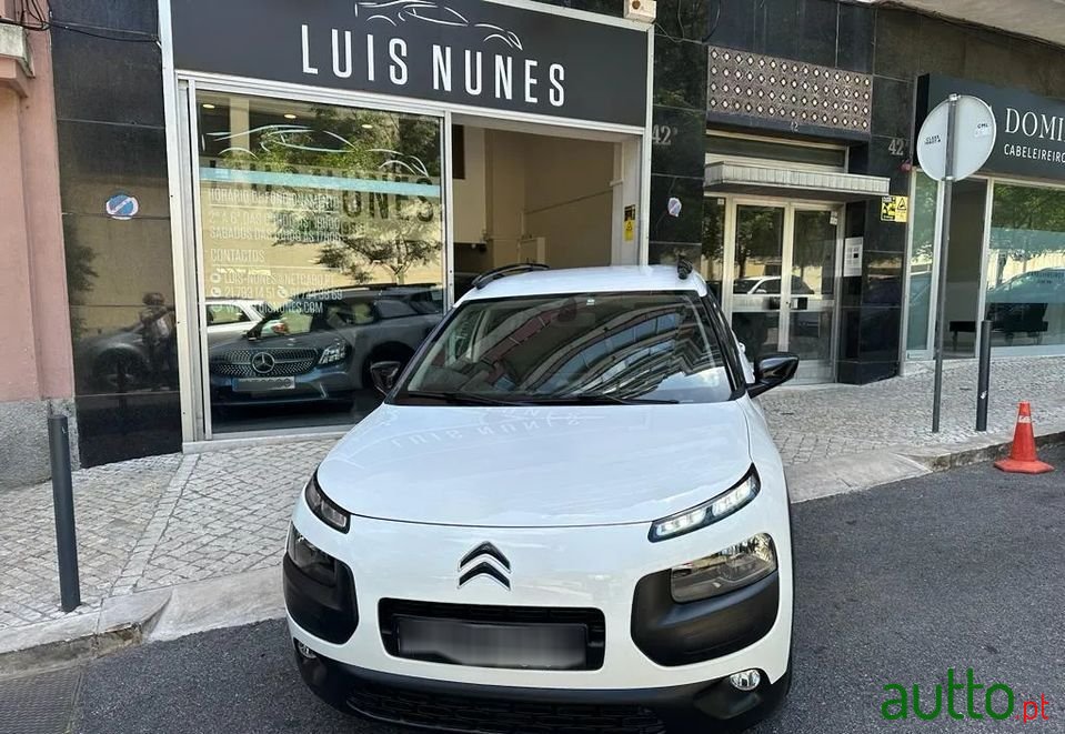 2015' Citroen C4 Cactus photo #5