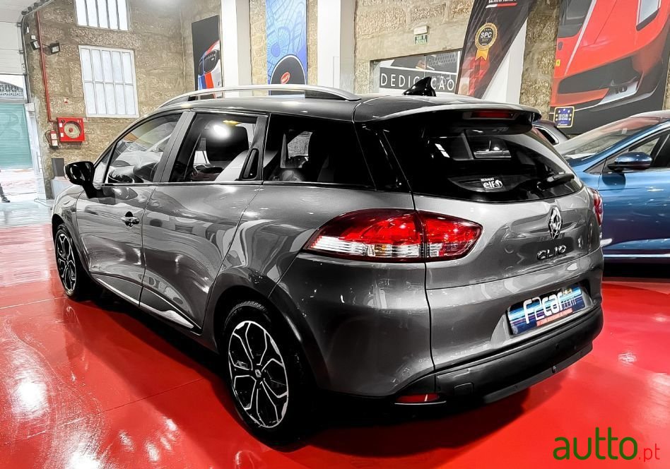 2016' Renault Clio Sport Tourer photo #4