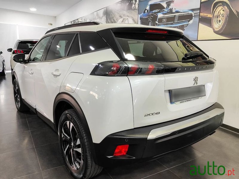 2020' Peugeot 2008 photo #5