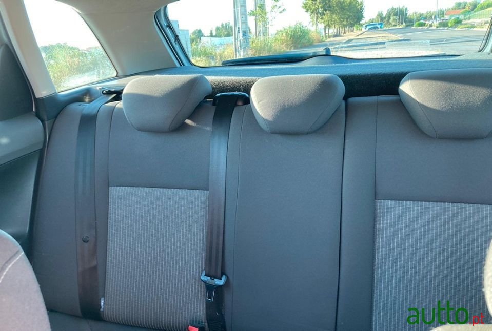 2010' SEAT Ibiza photo #6