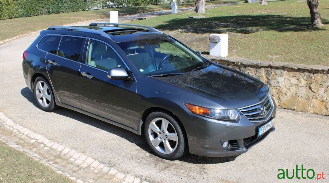 2011' Honda Accord Tourer photo #4