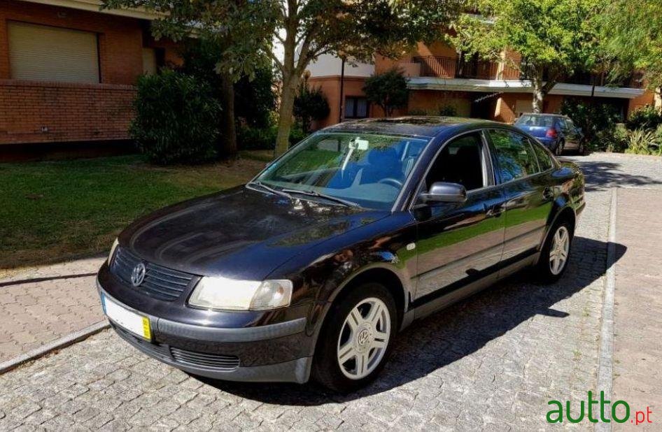 2000' Volkswagen Passat photo #2