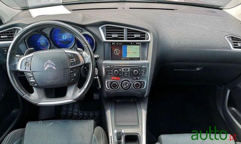 2012' Citroen C4 photo #2