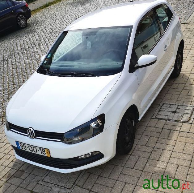 2015' Volkswagen Polo photo #3