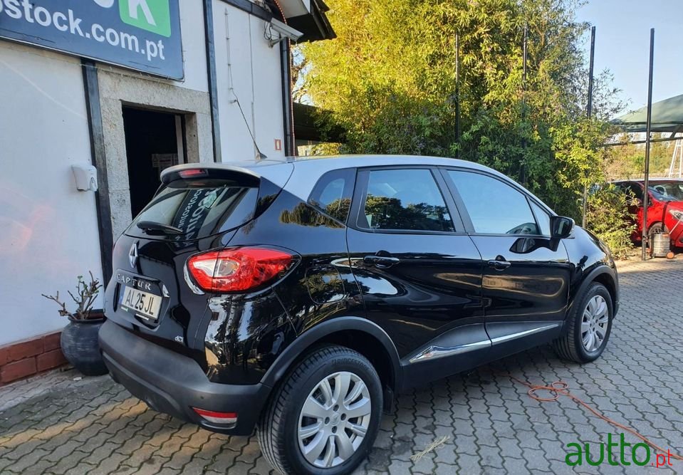 2016' Renault Captur photo #2