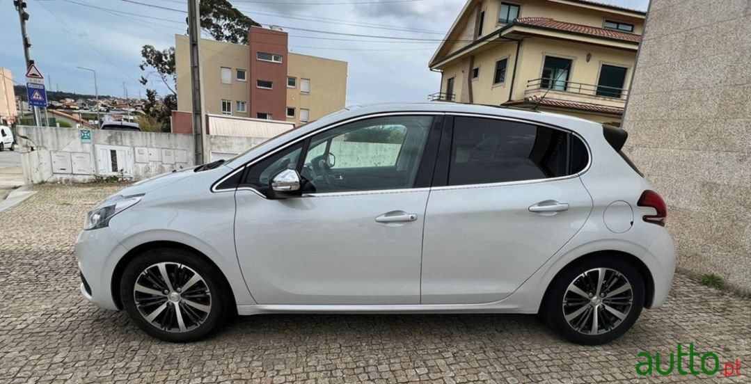 2017' Peugeot 208 photo #4