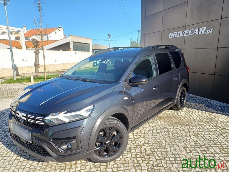 2023' Dacia Jogger photo #2