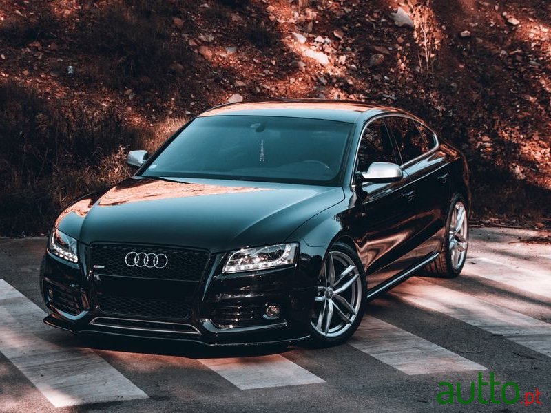 2011' Audi A5 Sportback photo #1