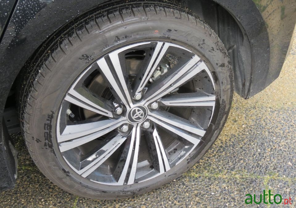 2021' Toyota Corolla photo #3