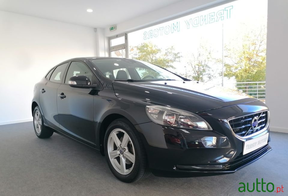 2013' Volvo V40 photo #3