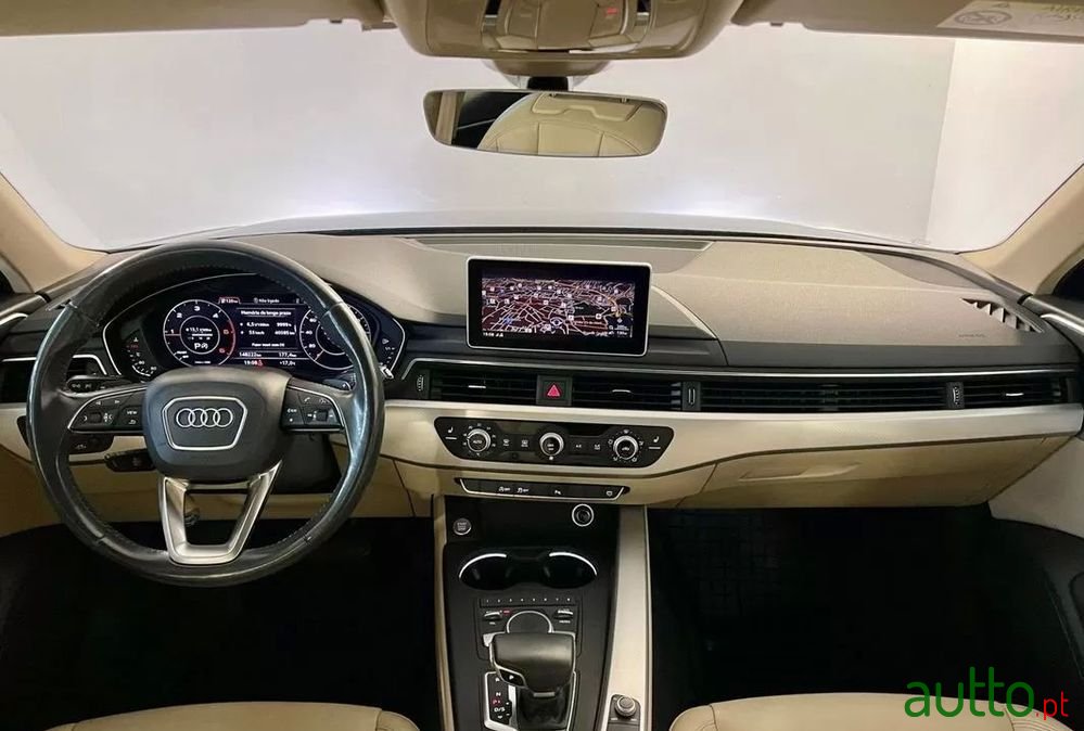 2017' Audi A4 Avant photo #2