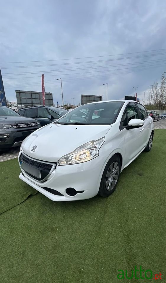 2013' Peugeot 208 photo #2