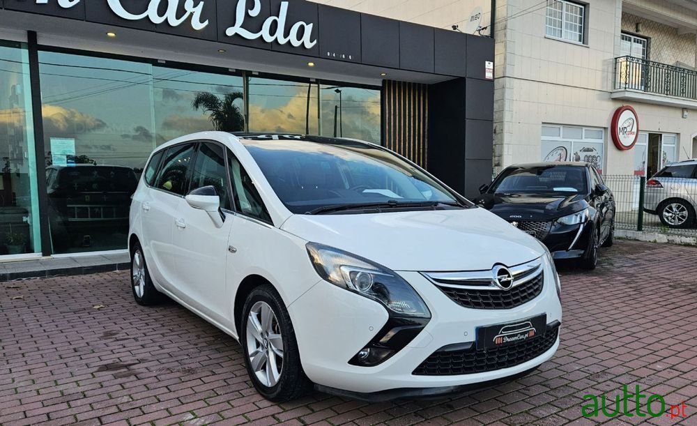 2015' Opel Zafira photo #6