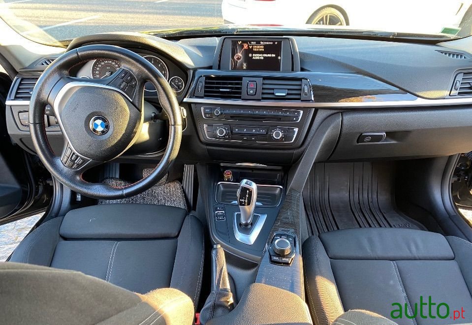 2015' BMW 318 Sport photo #5