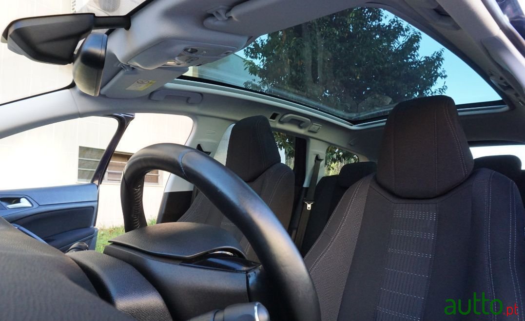 2015' Peugeot 308 Sw photo #1