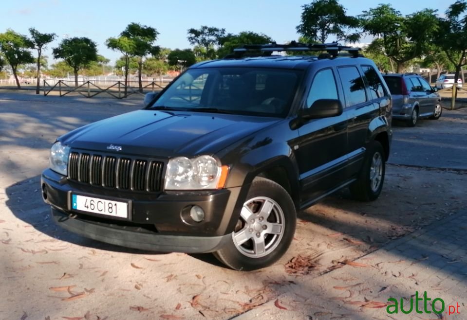 2006' Jeep Grand Cherokee photo #1