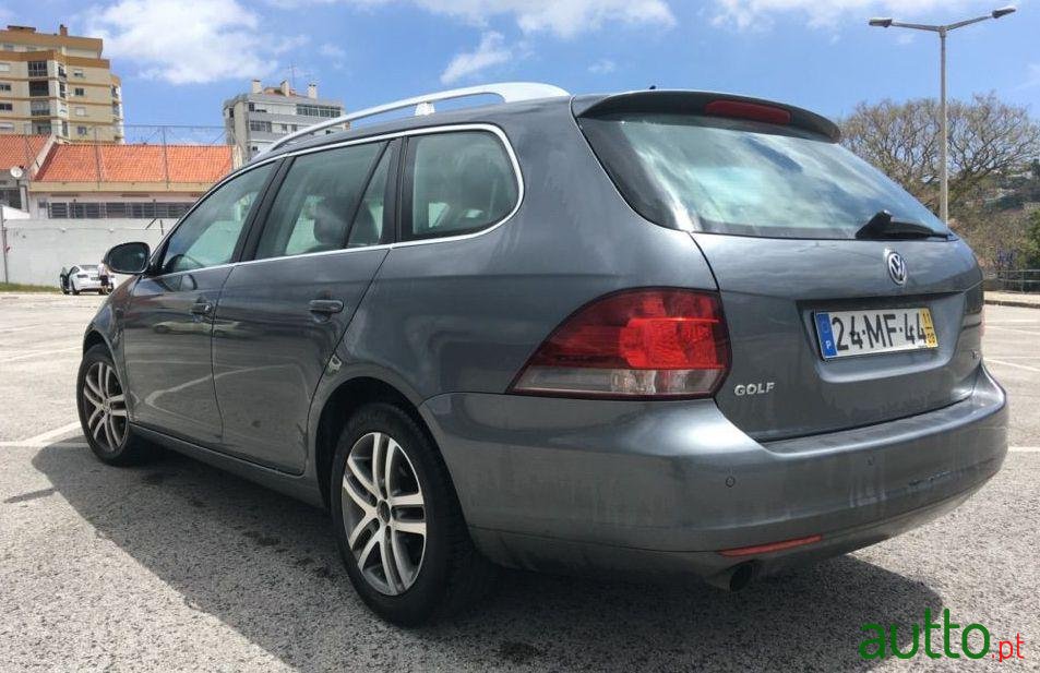 2011' Volkswagen Golf Variant photo #2