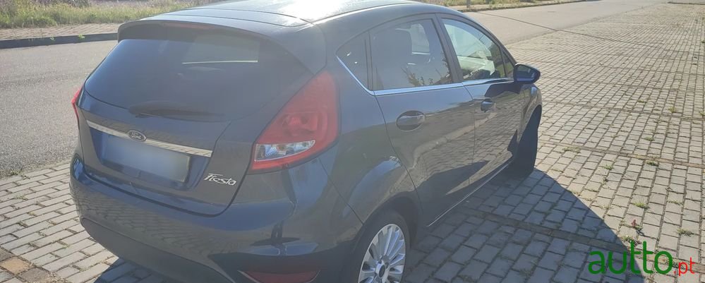 2010' Ford Fiesta 1.25 Titanium photo #3