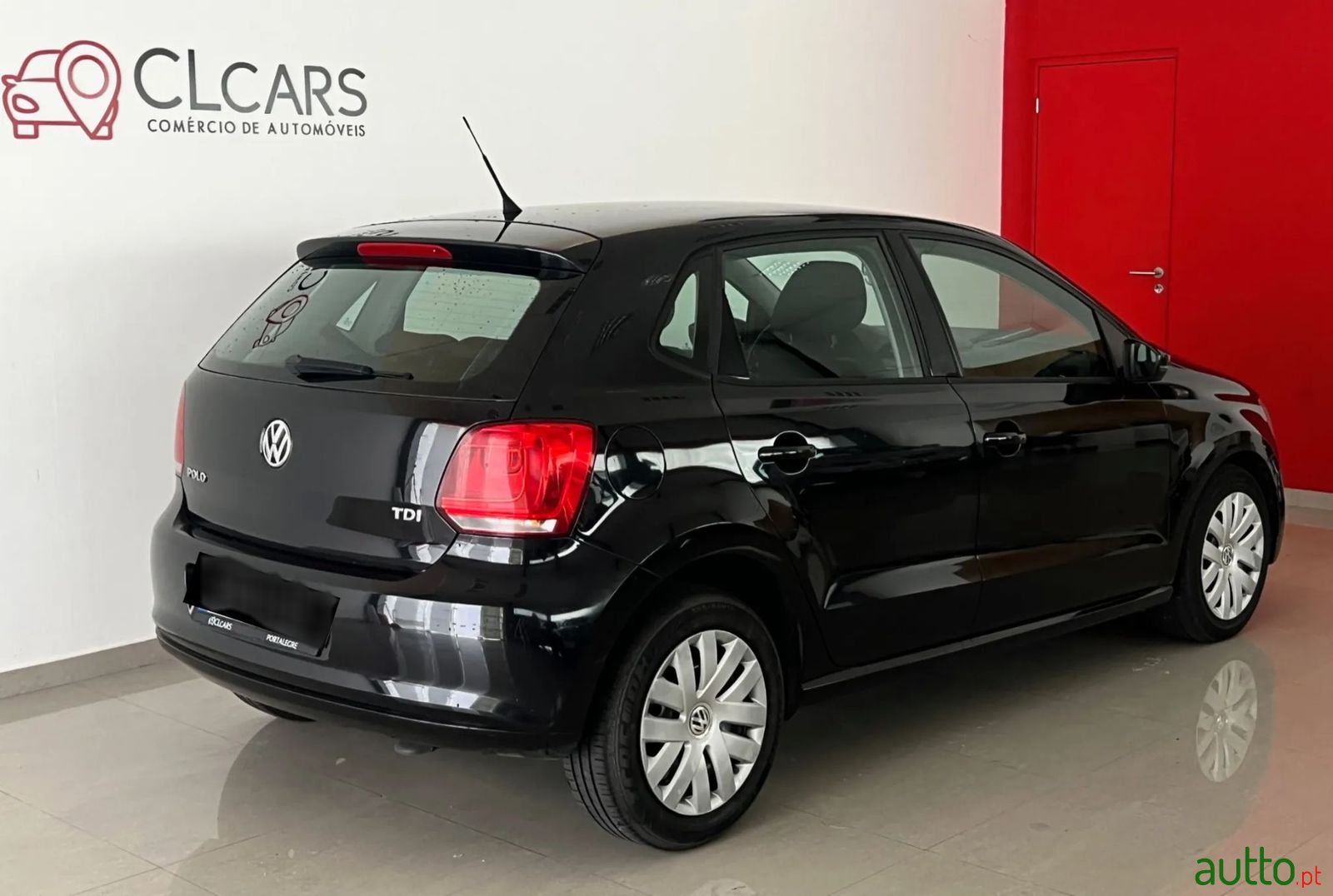 2011' Volkswagen Polo photo #3