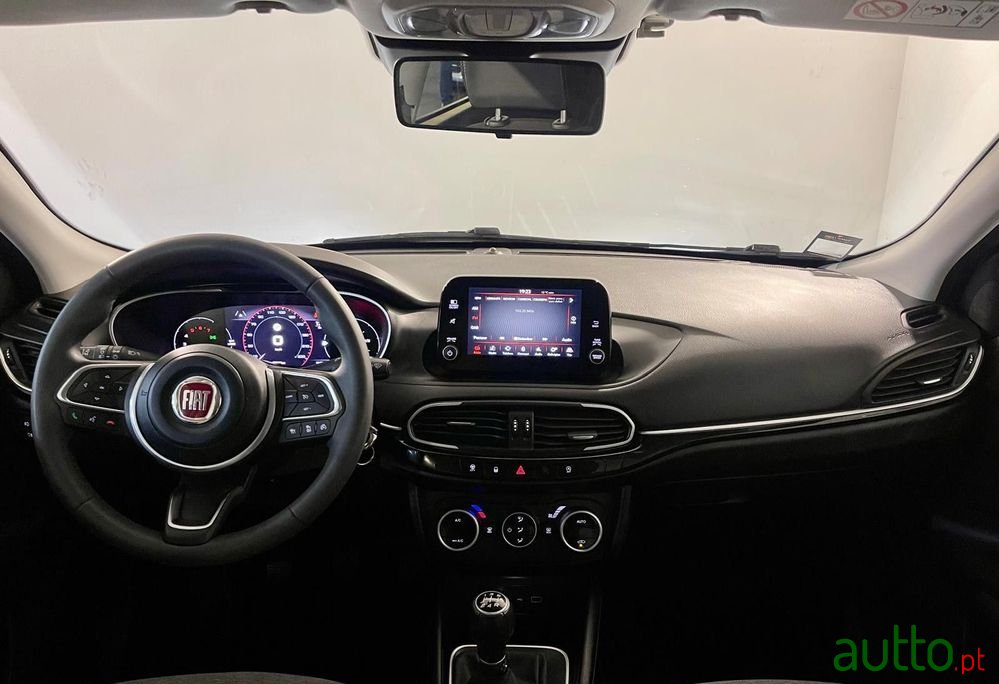 2023' Fiat Tipo Cross 1.3 Multijet photo #2