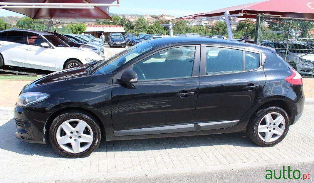 2014' Renault Megane photo #1