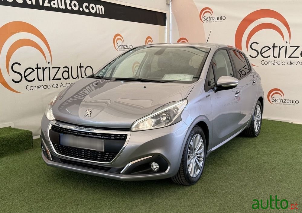 2019' Peugeot 208 photo #2