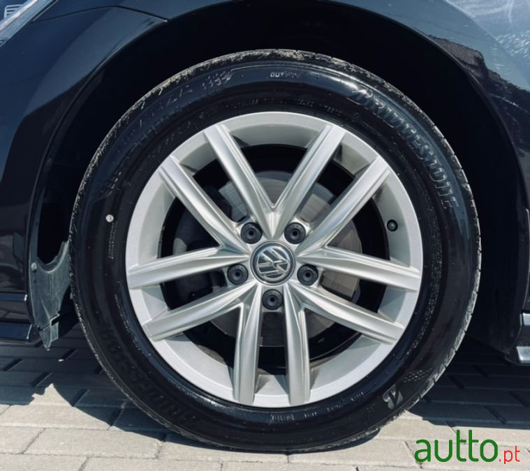 2017' Volkswagen Golf Variant photo #4