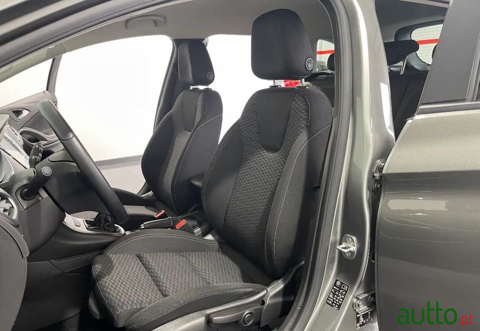 2017' Opel Astra Sports Tourer photo #5