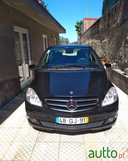 2008' Mercedes-Benz B-150 photo #3