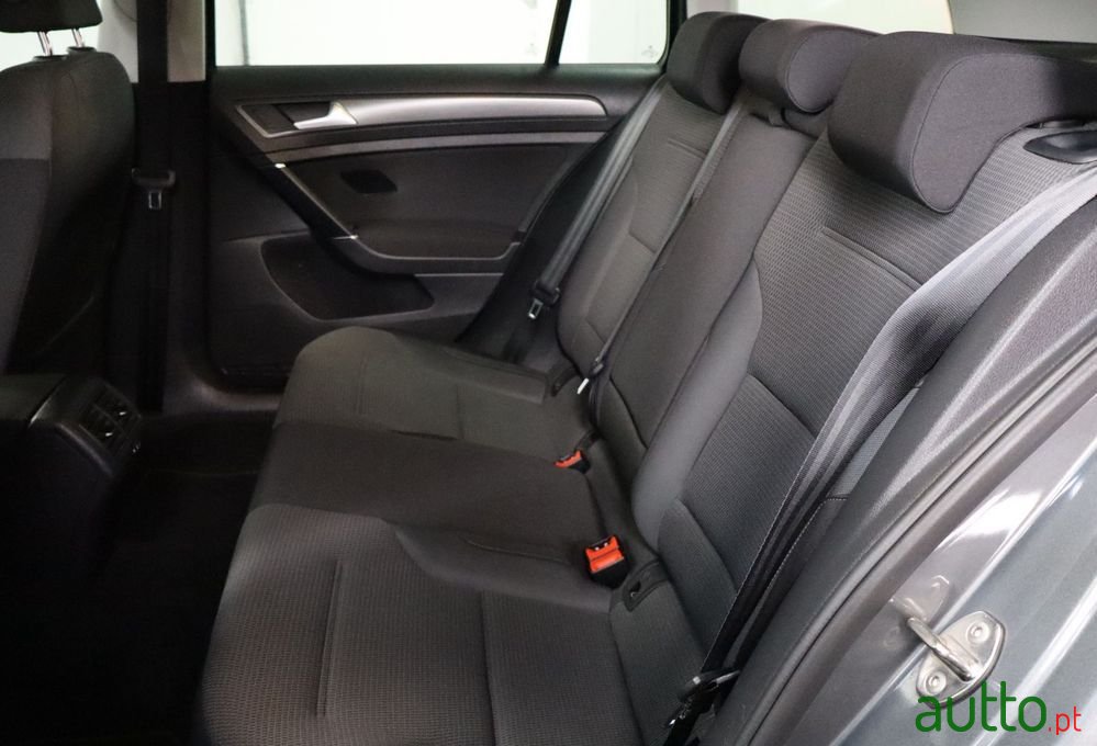 2020' Volkswagen Golf Variant photo #6