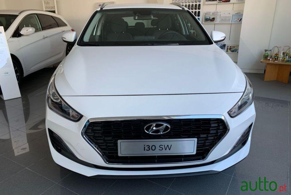 2020' Hyundai I30 Sw photo #1