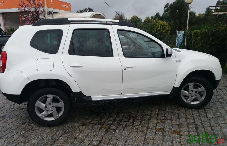 2012' Dacia Duster photo #2