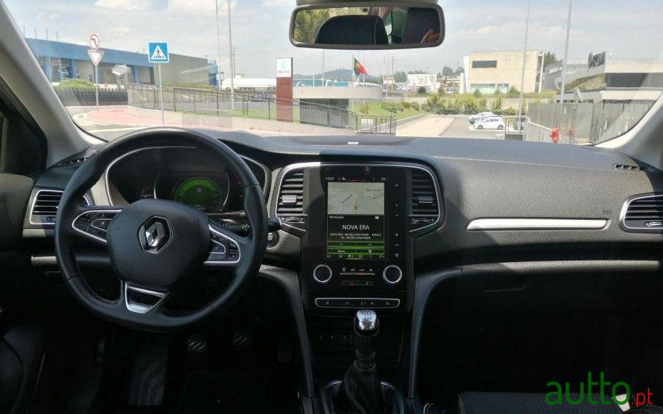 2016' Renault Megane Sport Tourer photo #3