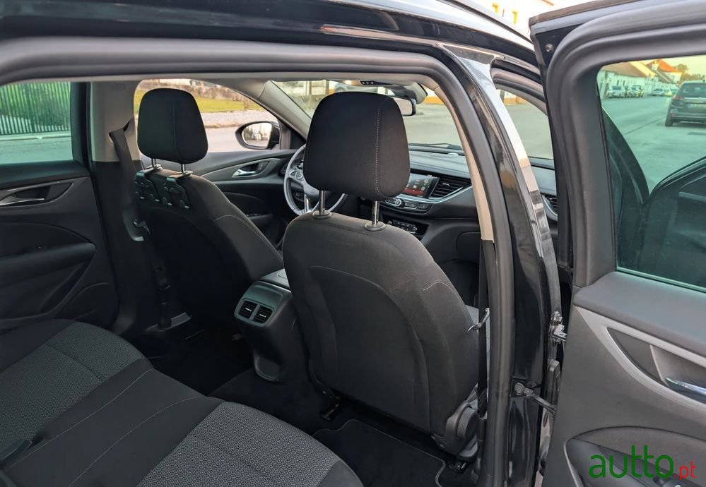 2017' Opel Insignia Sports Tourer photo #4