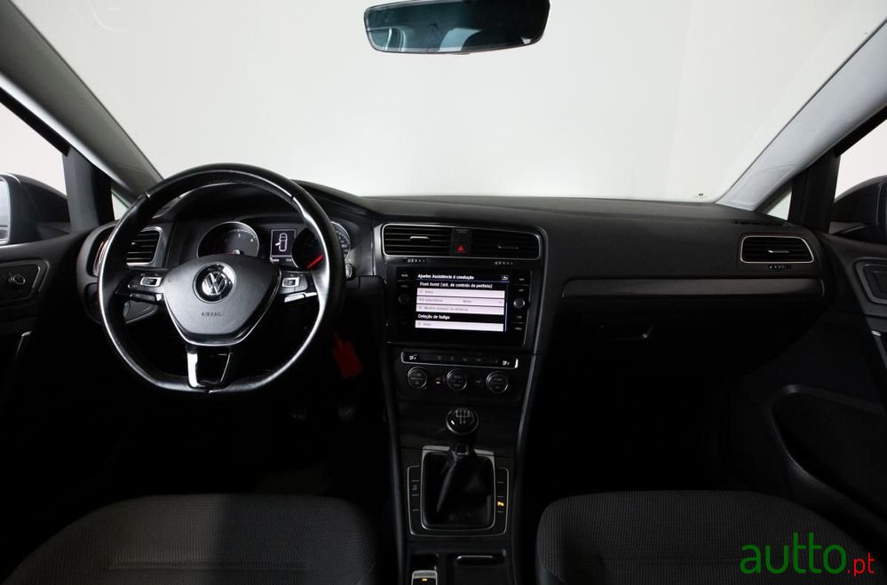 2017' Volkswagen Golf Variant photo #6