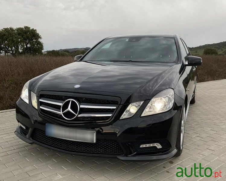 2010' Mercedes-Benz Classe E photo #5
