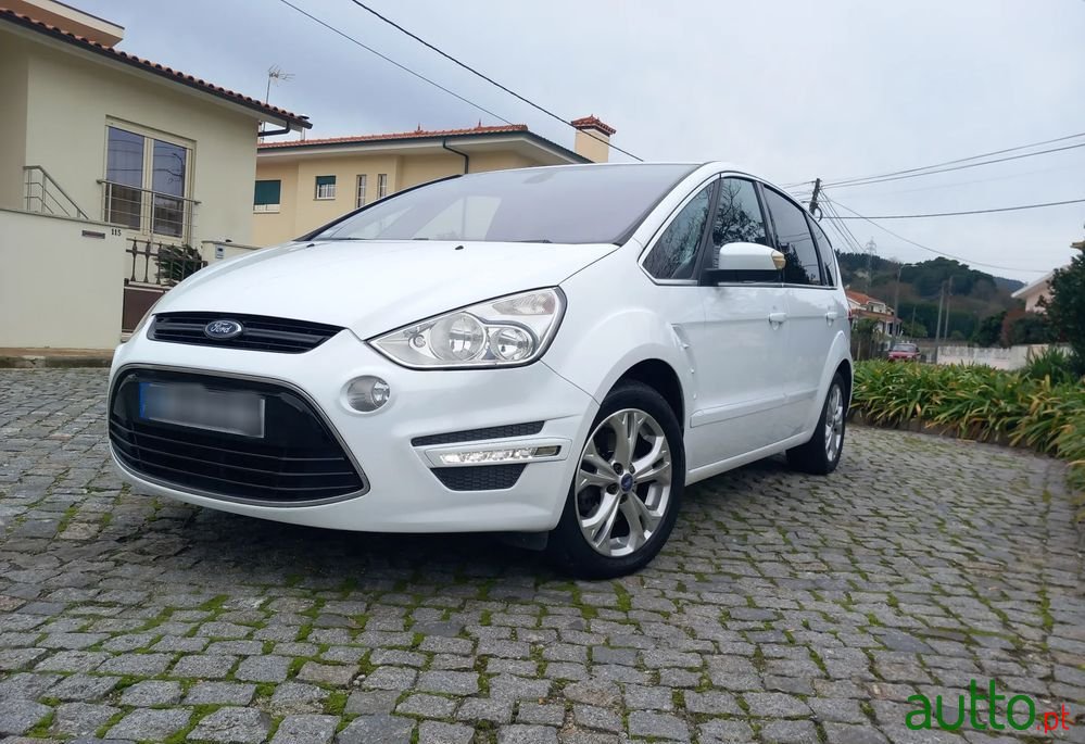 2010' Ford S-Max photo #3