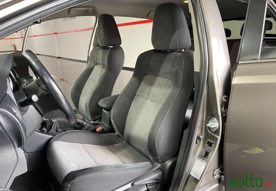 2018' Toyota Auris Sport photo #6