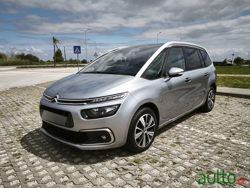 2017' Citroen C4 Grand Picasso photo #1