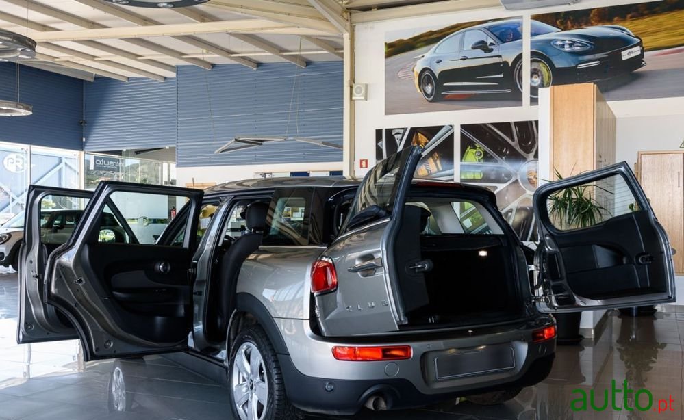 2019' MINI Clubman One D photo #5