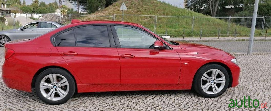 2013' BMW 318 D Line Sport photo #4