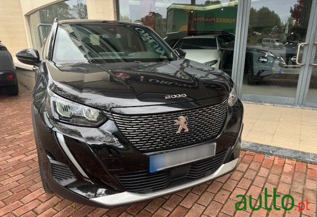 2022' Peugeot 2008 photo #3