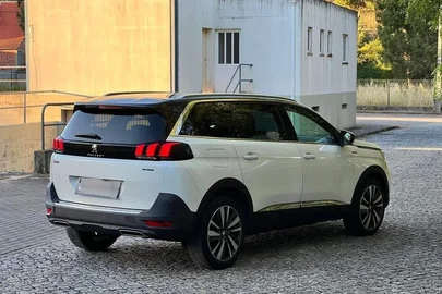 2019' Peugeot 5008