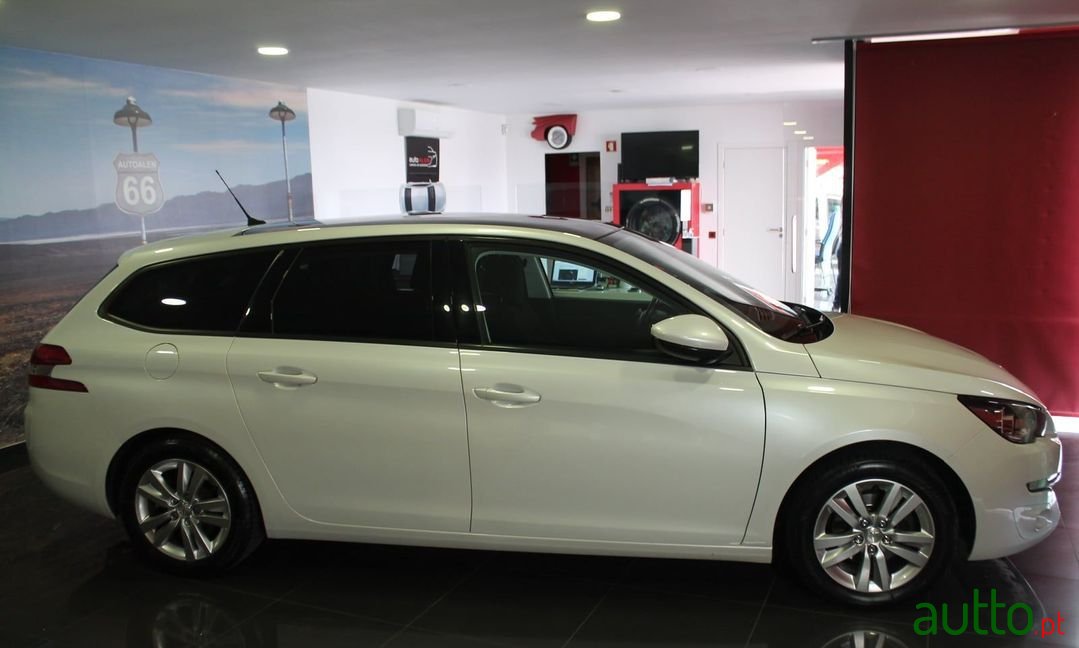 2015' Peugeot 308 Sw photo #3